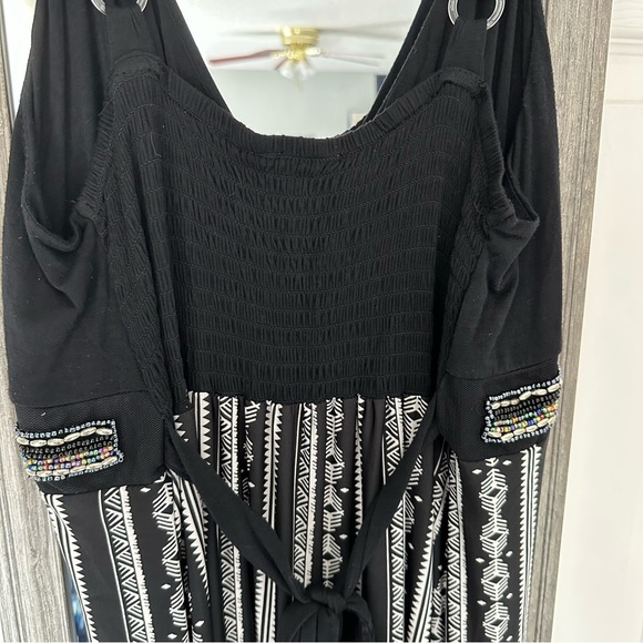 2 for $13 Smocked back midi dress medium - Picture 6 of 6